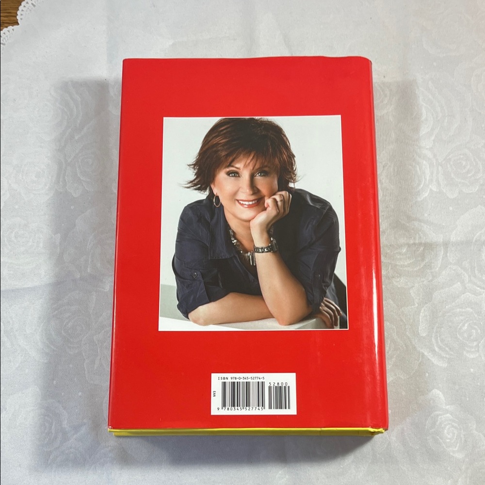 Janet Evanovich 'Notorious Nineteen' Book - Red Cover - Picture 5 of 5